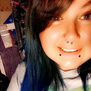 Meet your Posher, Crystal